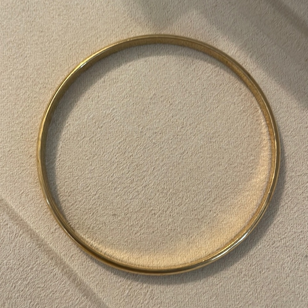 Gold bangle bracelet